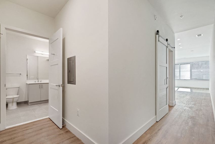 Sinclaire On Seminary Apartments, 4900 Seminary Rd, Alexandria, VA